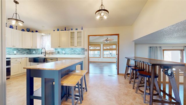 1225 E 14th Street, Norwalk, IA 50211