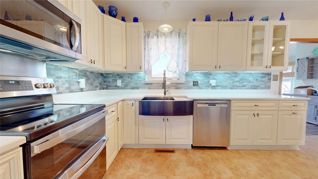 1225 E 14th Street, Norwalk, IA 50211