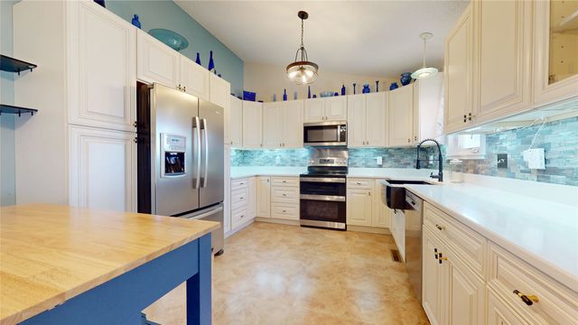 1225 E 14th Street, Norwalk, IA 50211