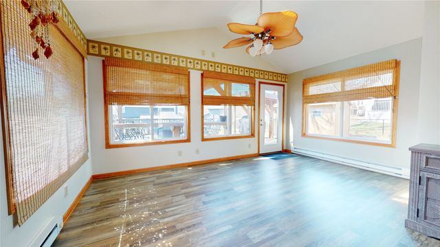 1225 E 14th Street, Norwalk, IA 50211