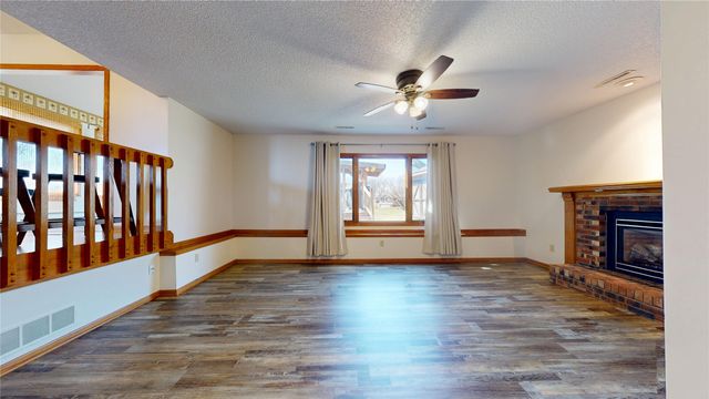 1225 E 14th Street, Norwalk, IA 50211