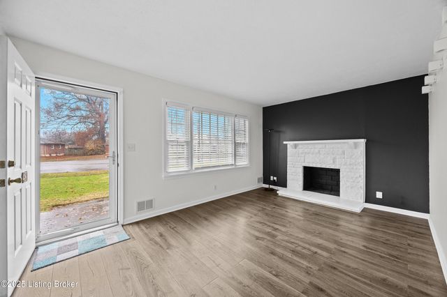 4811 Fister Ct, Louisville, KY 40258