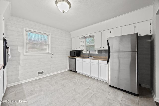 4811 Fister Ct, Louisville, KY 40258