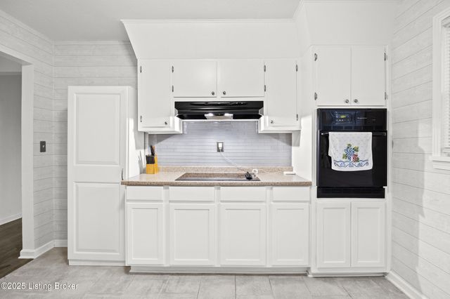 4811 Fister Ct, Louisville, KY 40258