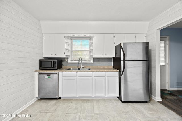 4811 Fister Ct, Louisville, KY 40258