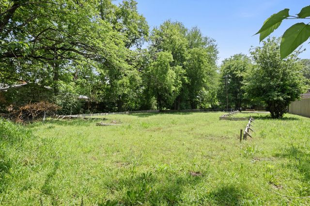 602 Wes Michael Road, Bonham, TX 75418