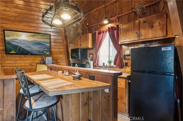 31438 Easy Street, Running Springs, CA 92382