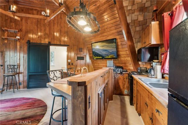 31438 Easy Street, Running Springs, CA 92382