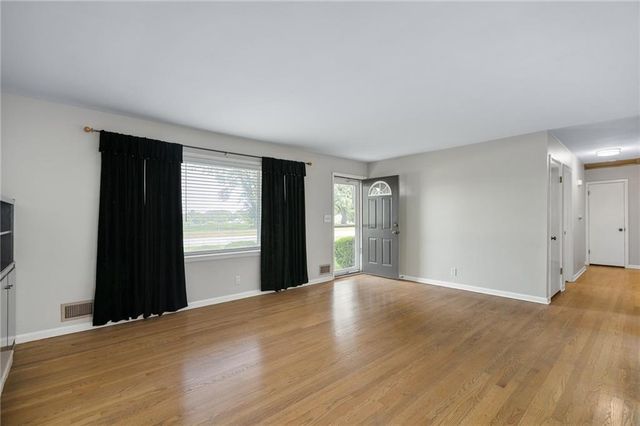 10809 E 47th Street, Kansas City, MO 64133