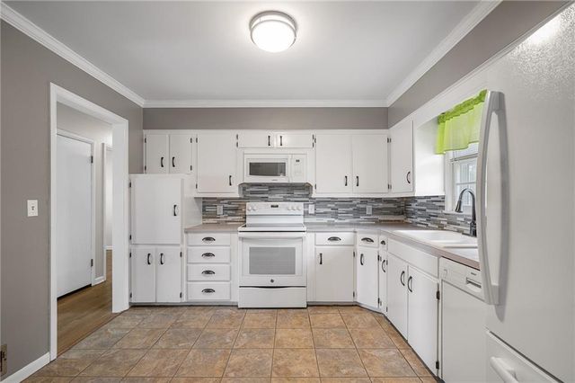 10809 E 47th Street, Kansas City, MO 64133