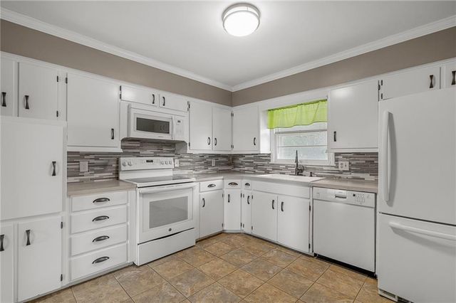 10809 E 47th Street, Kansas City, MO 64133