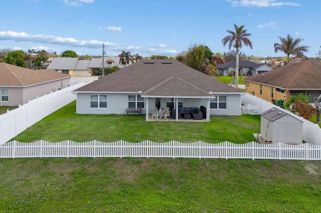 1862 SW Monterrey Lane, Port St. Lucie, FL 34953