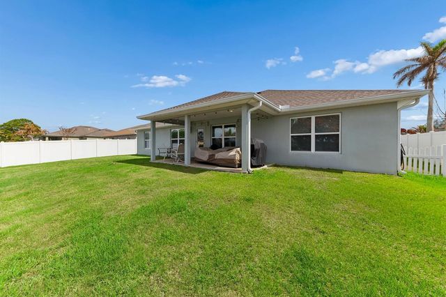 1862 SW Monterrey Lane, Port St. Lucie, FL 34953