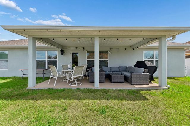 1862 SW Monterrey Lane, Port St. Lucie, FL 34953
