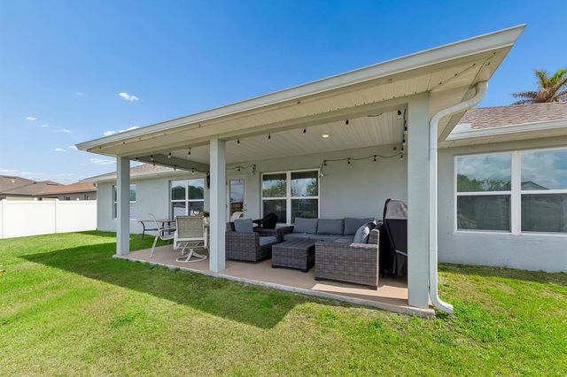 1862 SW Monterrey Lane, Port St. Lucie, FL 34953