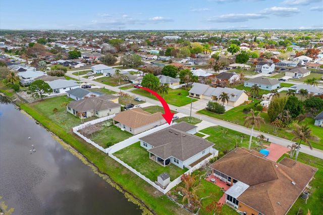 1862 SW Monterrey Lane, Port St. Lucie, FL 34953