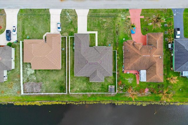 1862 SW Monterrey Lane, Port St. Lucie, FL 34953