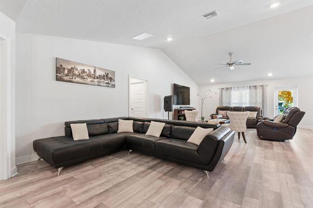 1862 SW Monterrey Lane, Port St. Lucie, FL 34953
