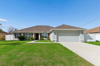 1862 SW Monterrey Lane, Port St. Lucie, FL 34953