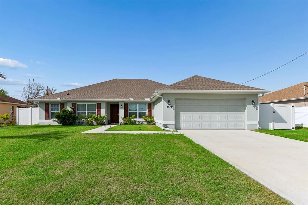 1862 SW Monterrey Lane, Port St. Lucie, FL 34953