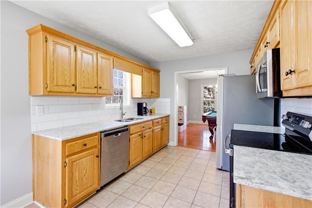 6049 Mill Rose Trace, Flowery Branch, GA 30542