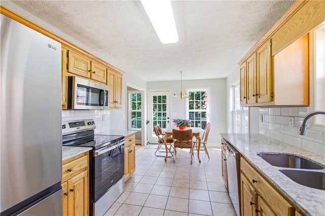 6049 Mill Rose Trace, Flowery Branch, GA 30542