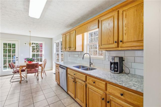 6049 Mill Rose Trace, Flowery Branch, GA 30542