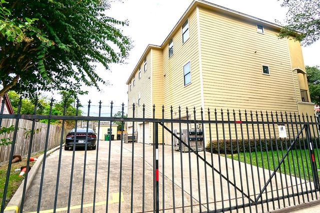 2919 Rosewood Street A, Houston, TX 77004