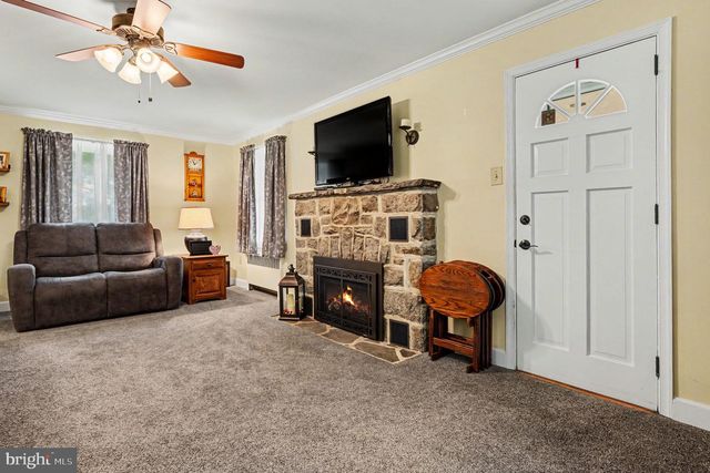 683 RIDGE RD, Spring City, PA 19475