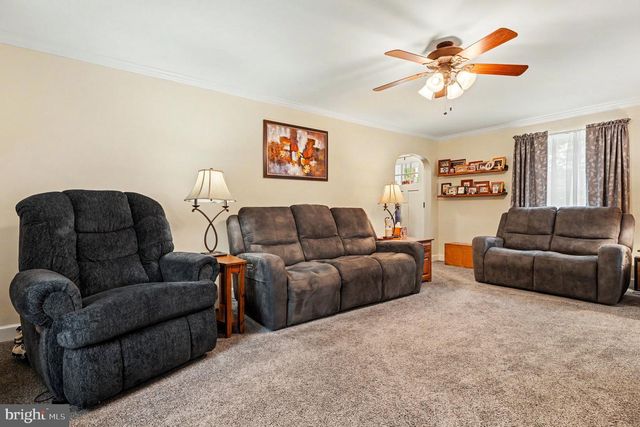 683 RIDGE RD, Spring City, PA 19475