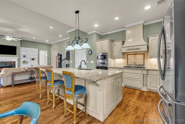 6101 W Birmingham Circle, Broken Arrow, OK 74011