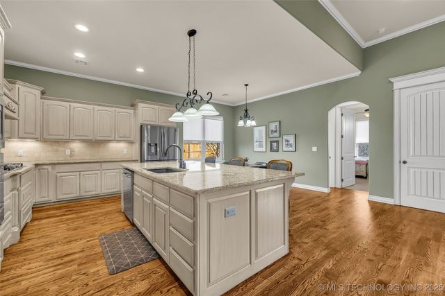 6101 W Birmingham Circle, Broken Arrow, OK 74011