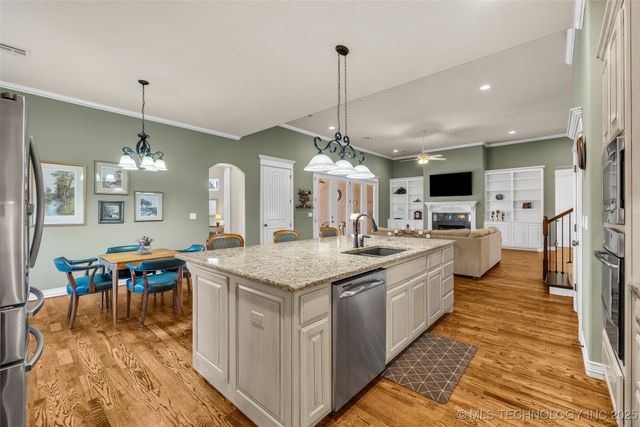 6101 W Birmingham Circle, Broken Arrow, OK 74011