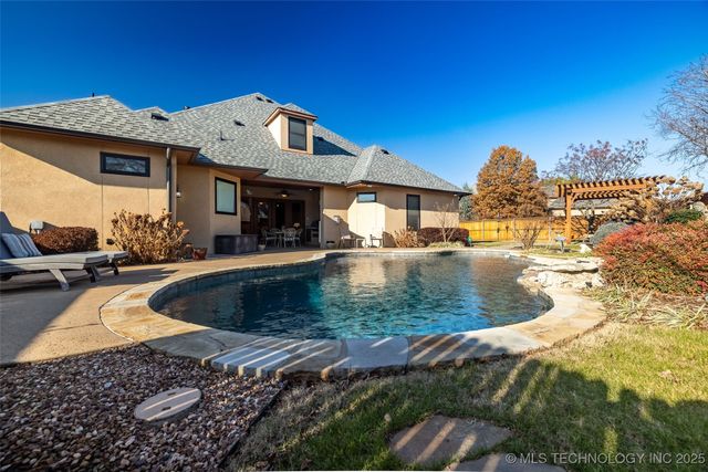 6101 W Birmingham Circle, Broken Arrow, OK 74011