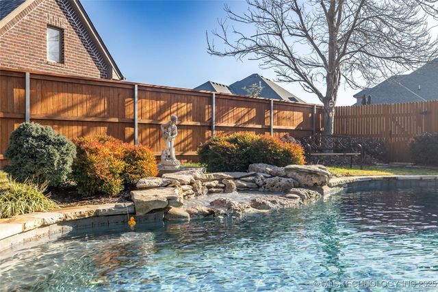 6101 W Birmingham Circle, Broken Arrow, OK 74011