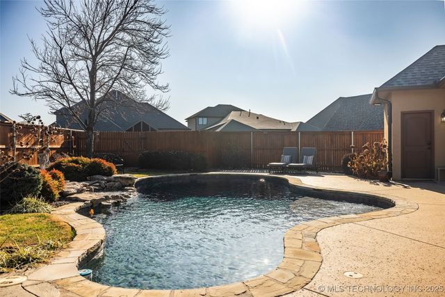 6101 W Birmingham Circle, Broken Arrow, OK 74011