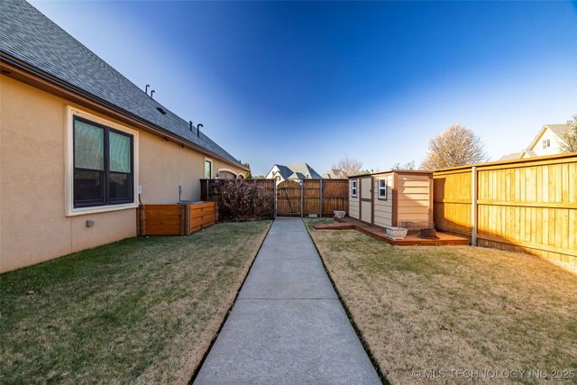 6101 W Birmingham Circle, Broken Arrow, OK 74011