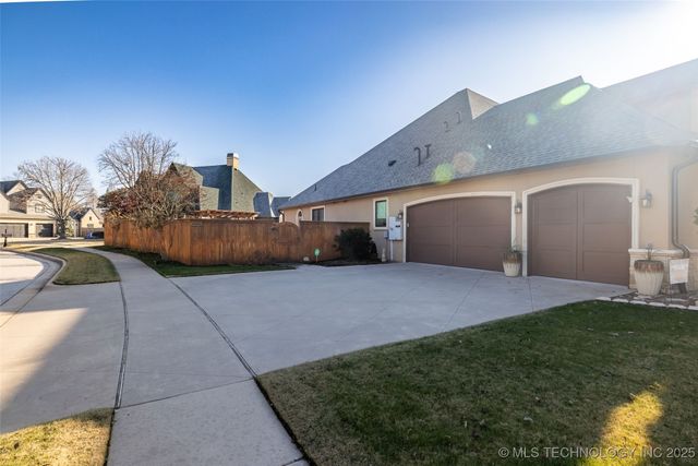 6101 W Birmingham Circle, Broken Arrow, OK 74011