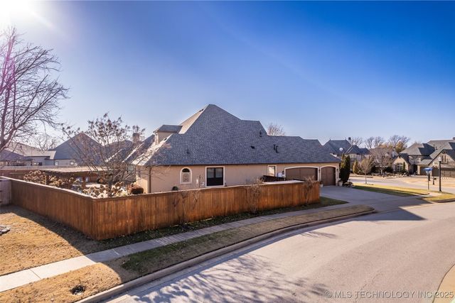 6101 W Birmingham Circle, Broken Arrow, OK 74011