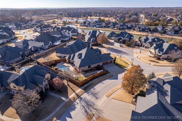 6101 W Birmingham Circle, Broken Arrow, OK 74011