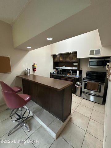 740 Zorn Ave 3F, Louisville, KY 40206