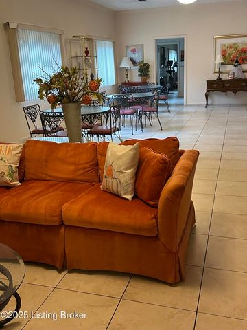 740 Zorn Ave 3F, Louisville, KY 40206