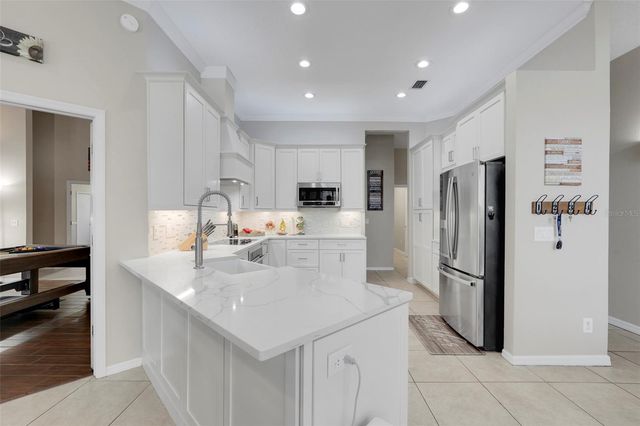 7733 APPLE TREE CIRCLE, Orlando, FL 32819