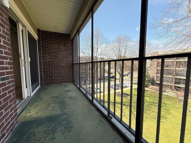 66 Main St 48A, Stoneham, MA 02180