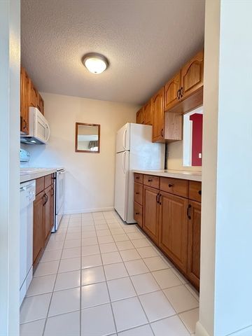 66 Main St 48A, Stoneham, MA 02180