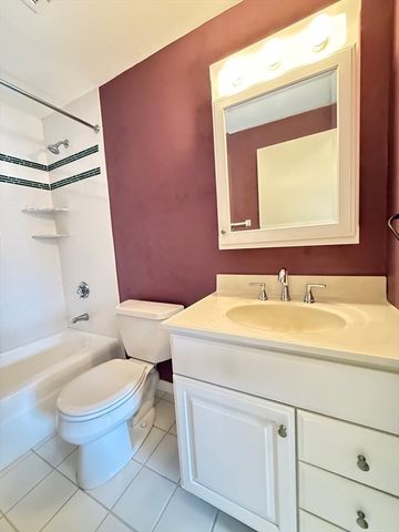 66 Main St 48A, Stoneham, MA 02180