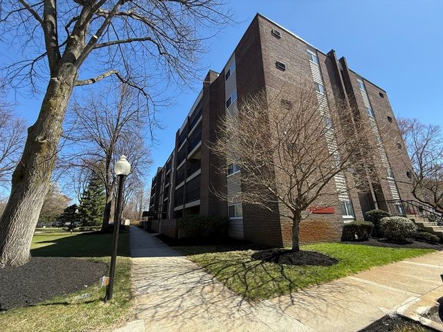 66 Main St 48A, Stoneham, MA 02180