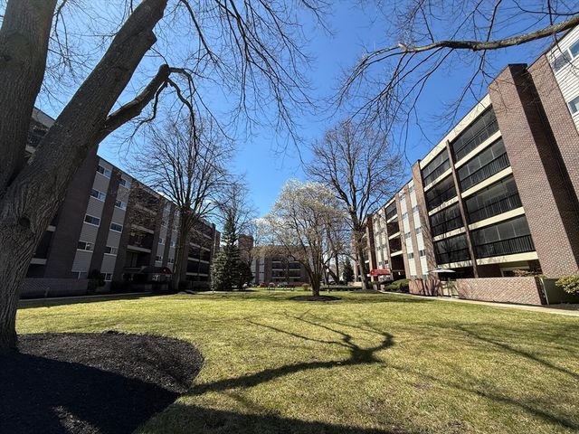 66 Main St 48A, Stoneham, MA 02180