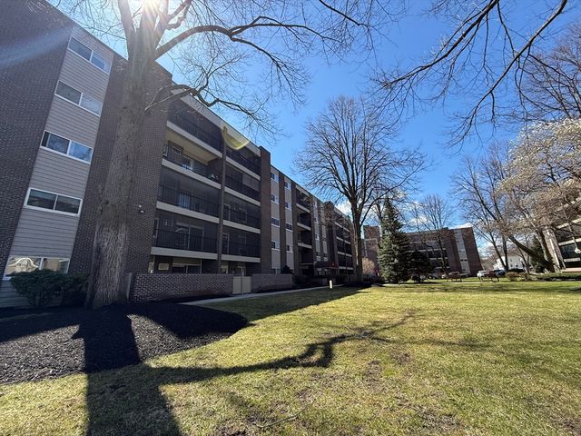 66 Main St 48A, Stoneham, MA 02180