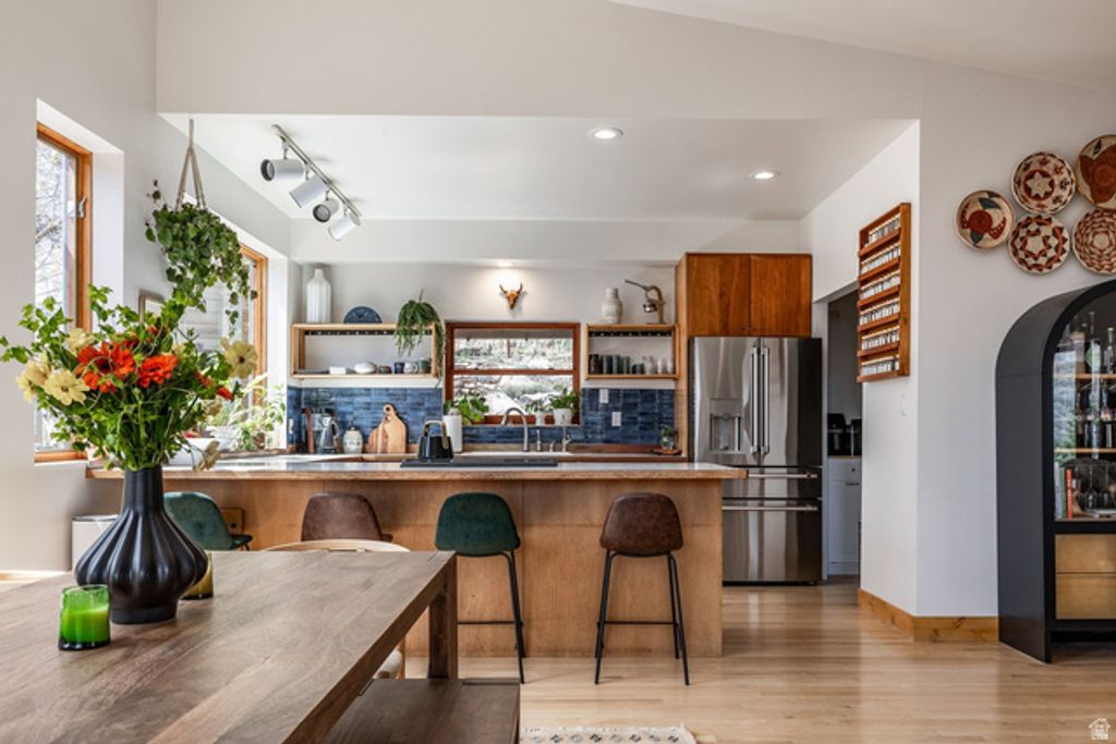 Image 11 of property listing at 6298 E LEFTHAND FORK LN, Emigration Canyon, UT 84108